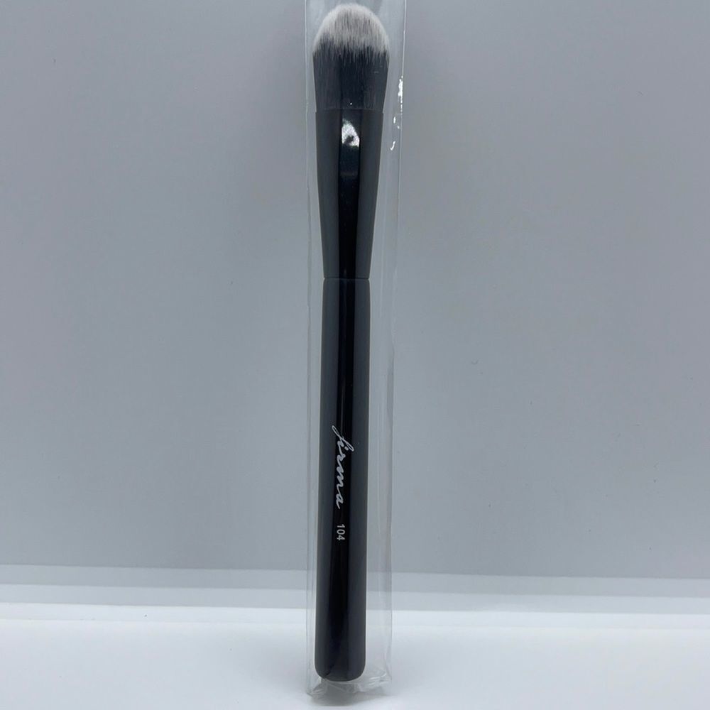 NWT Firma Beauty Makeup Foundation Brush #104